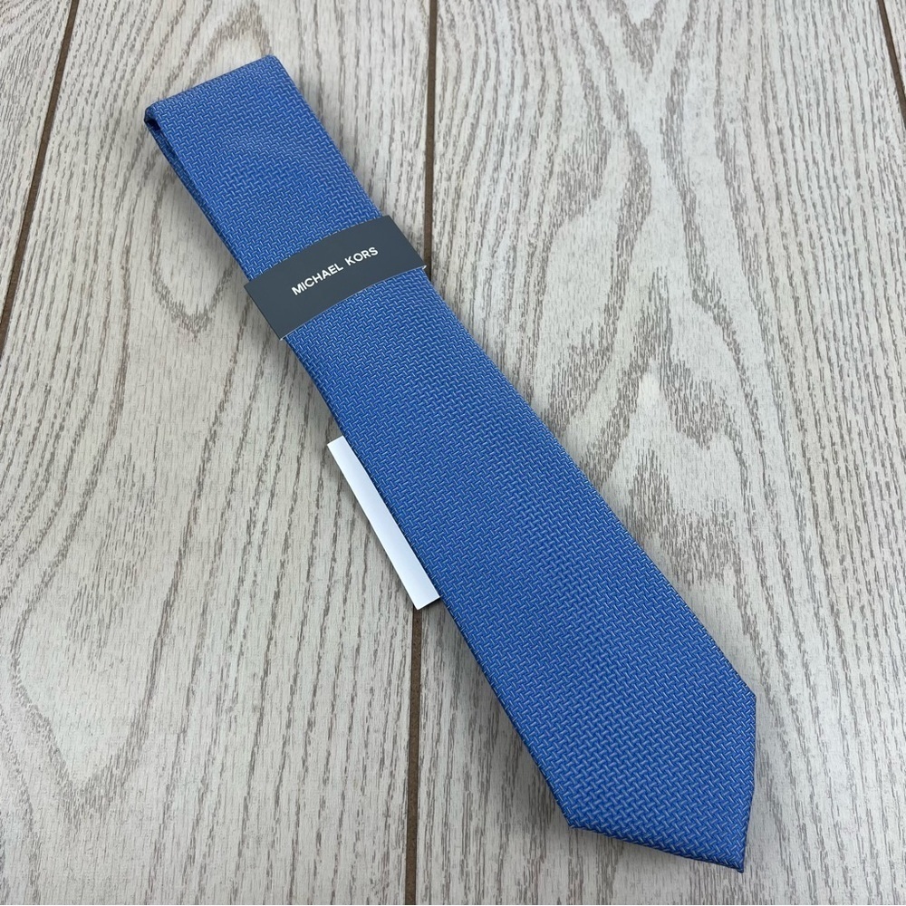 525 - Michael Kors Dorset Mini Tie Blue 400 2MKC24-1055 Silk Blend $69.50